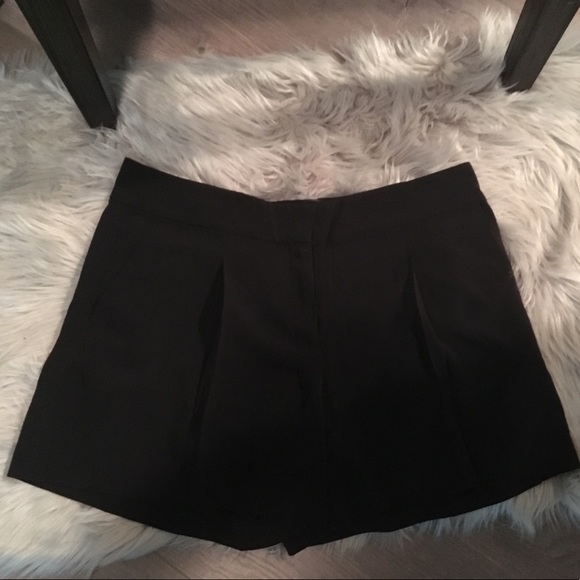 Ann Taylor Factory Pants - BLACK ANN TAYLOR SHORTS Ann Taylor Factory Pants - BLACK ANN TAYLOR SHORTS